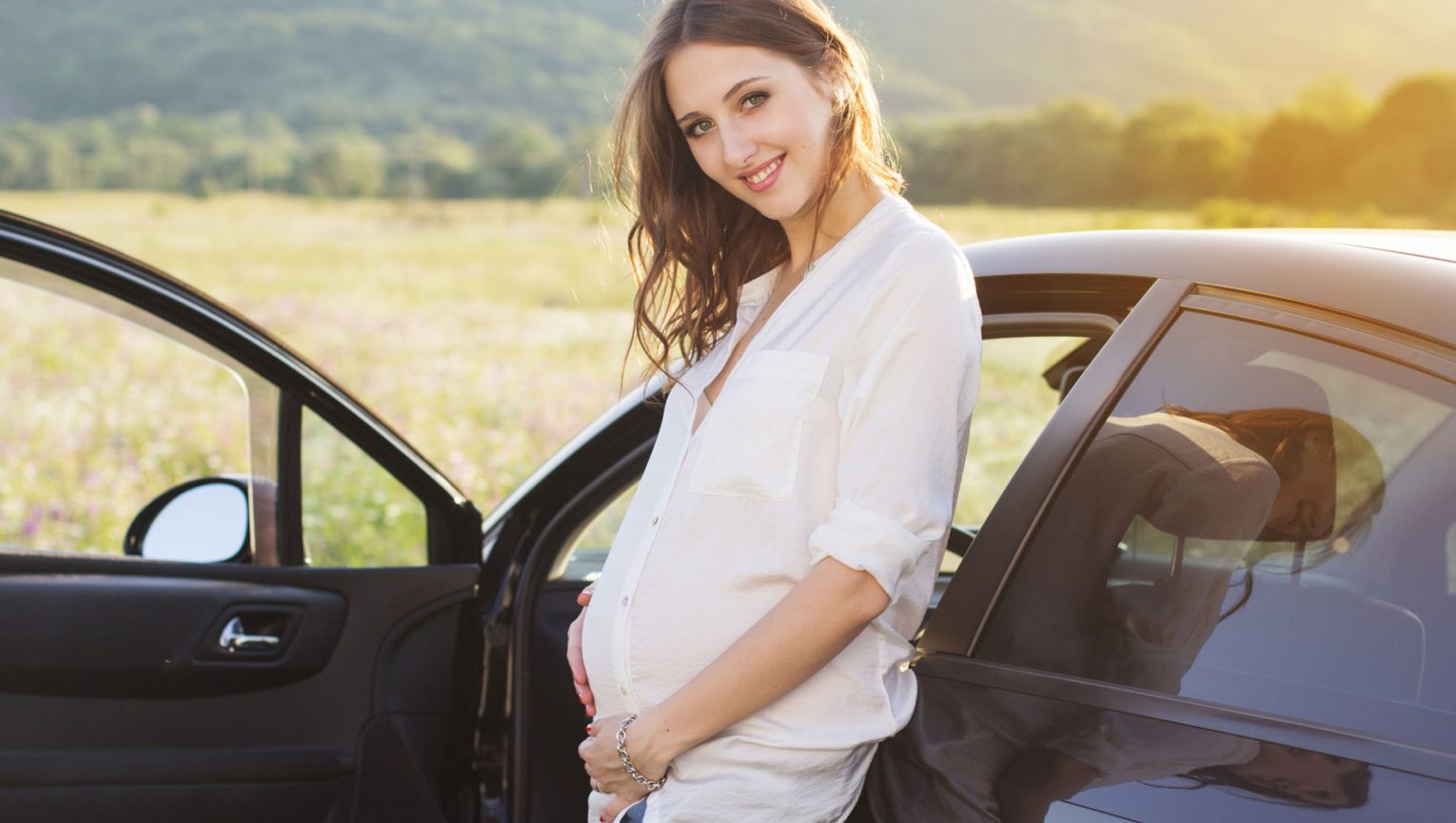 Jak bezpiecznie podróżować w ciąży?