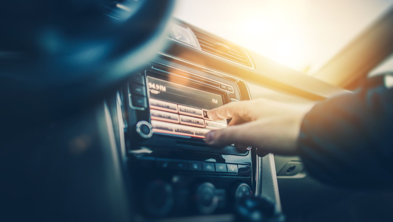 Czy samochodowe radia i odtwarzacze CD odejdą do lamusa?