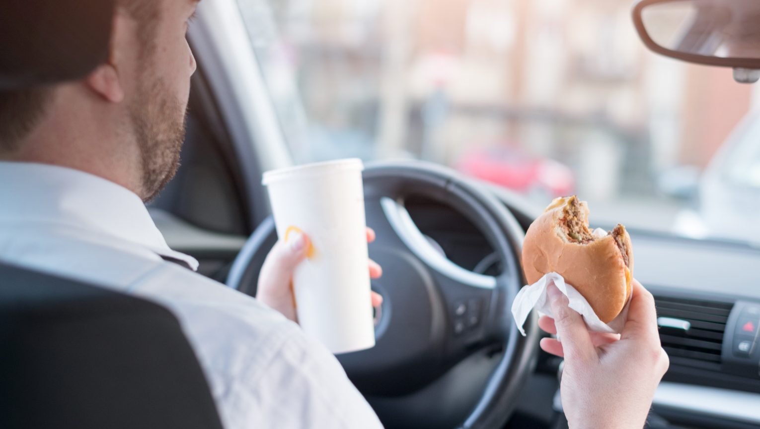 Menu dla polskich kierowców – co powinniśmy jeść w trasie?