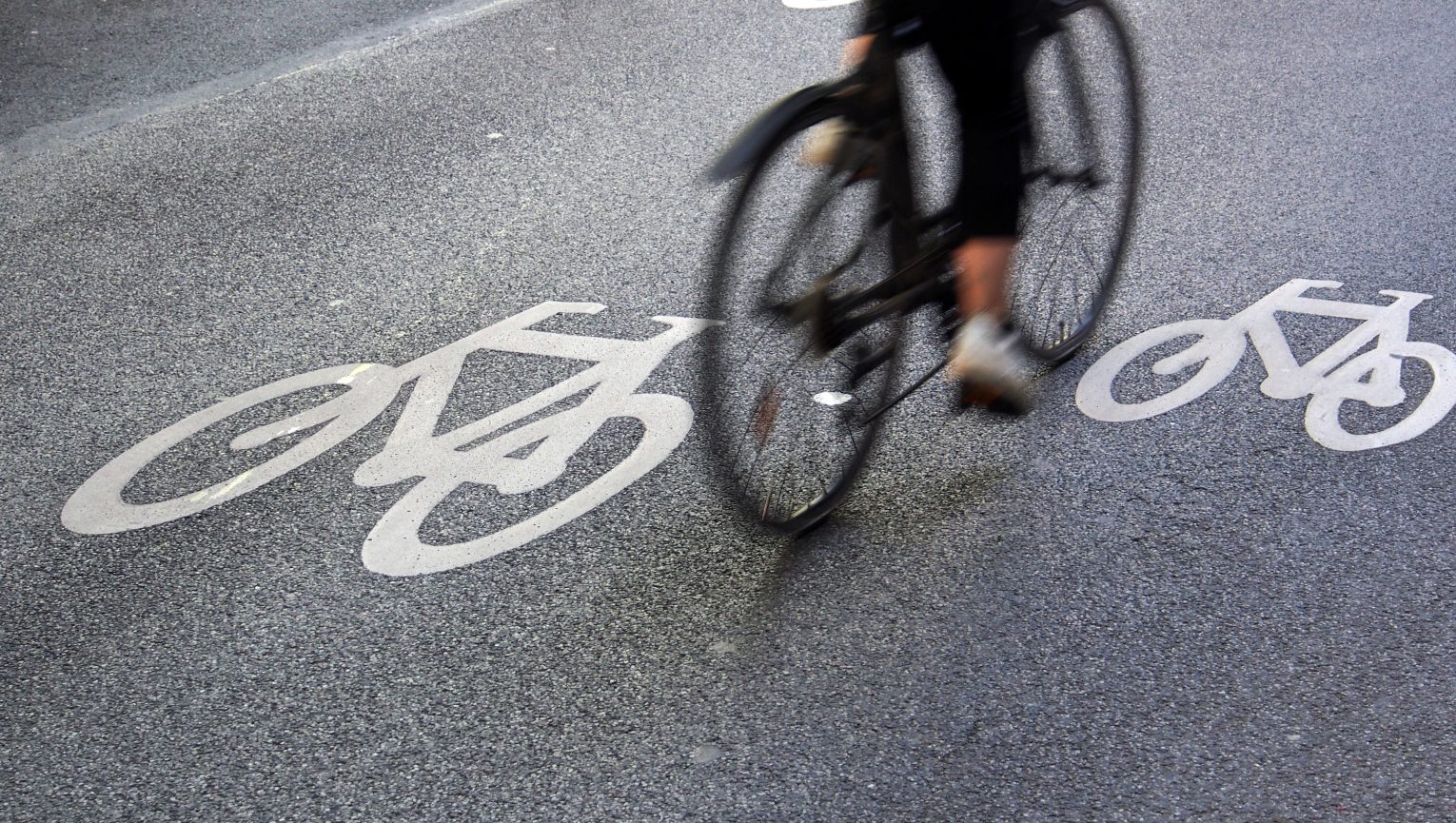 Wskazówki dla rowerzystów i kierowców: jak bezpiecznie poruszać się razem na drodze
