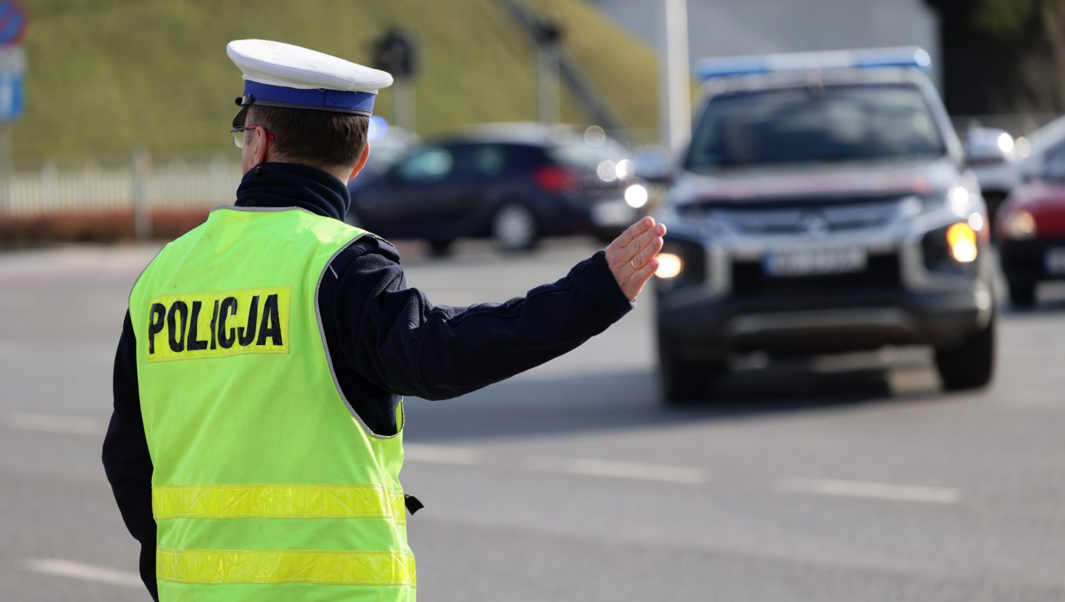 Gdy zabraknie świateł, czyli policjant kieruje ruchem
